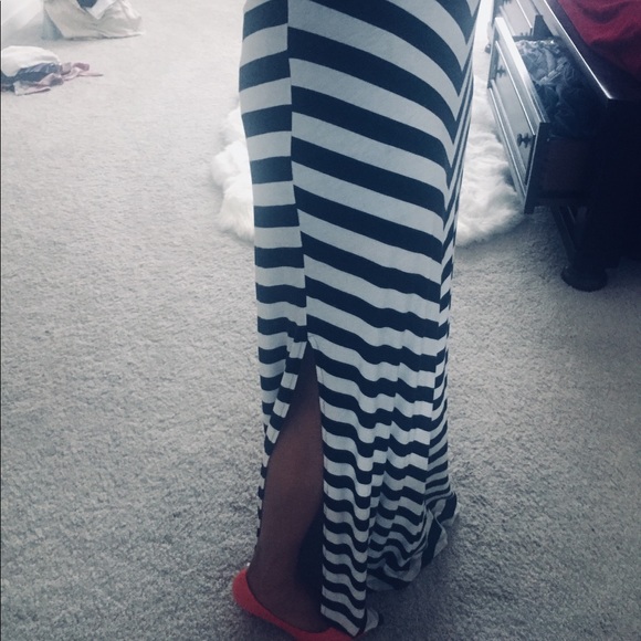 Apt. 9 Dresses & Skirts - Maxi Dress W/side Slits (new Trend)